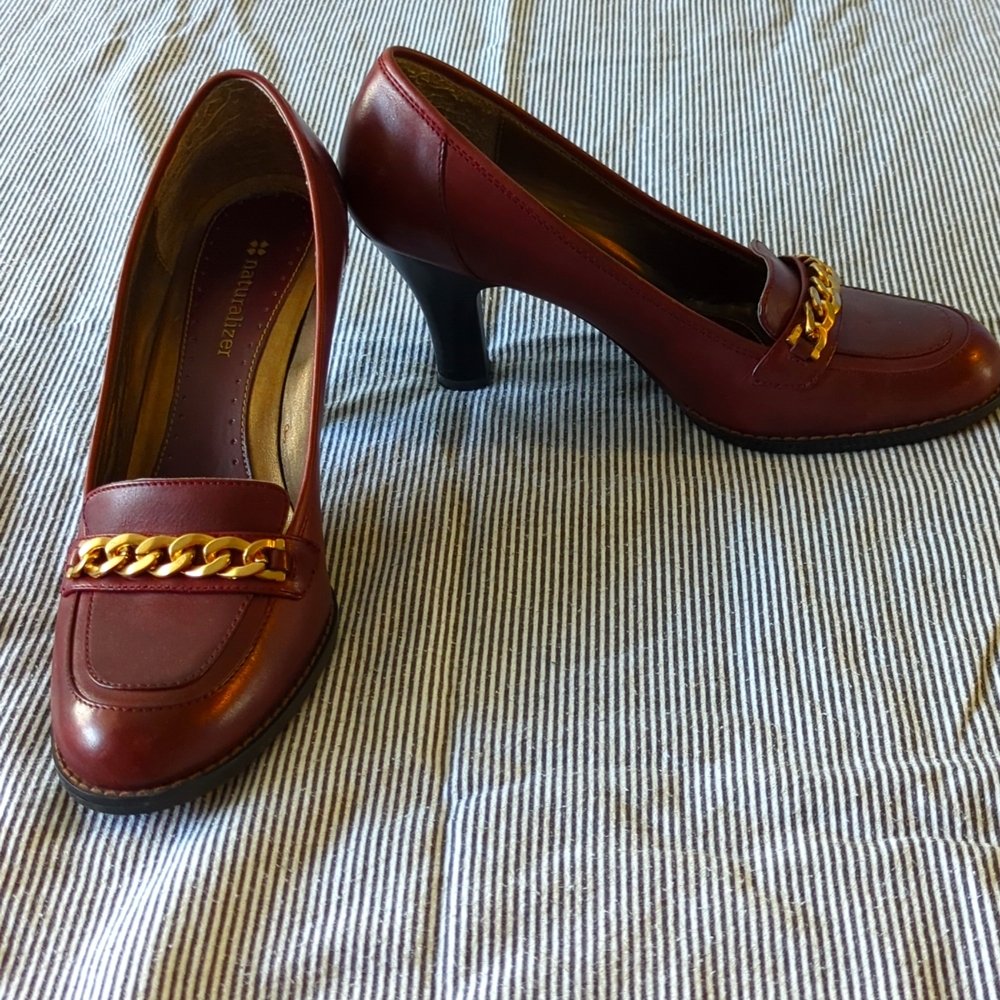 Naturalizer burgundy junction classics